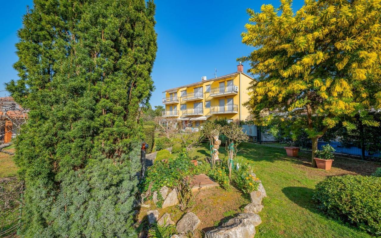 Valessia House With Apartment