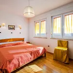 Valessia House With Apartment